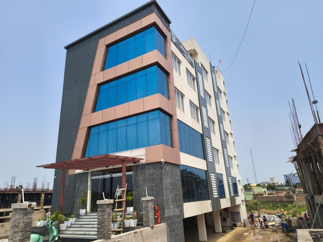 Best Banquet hall in kathal more Ranchi 8863092500 HOTEL LIVANA