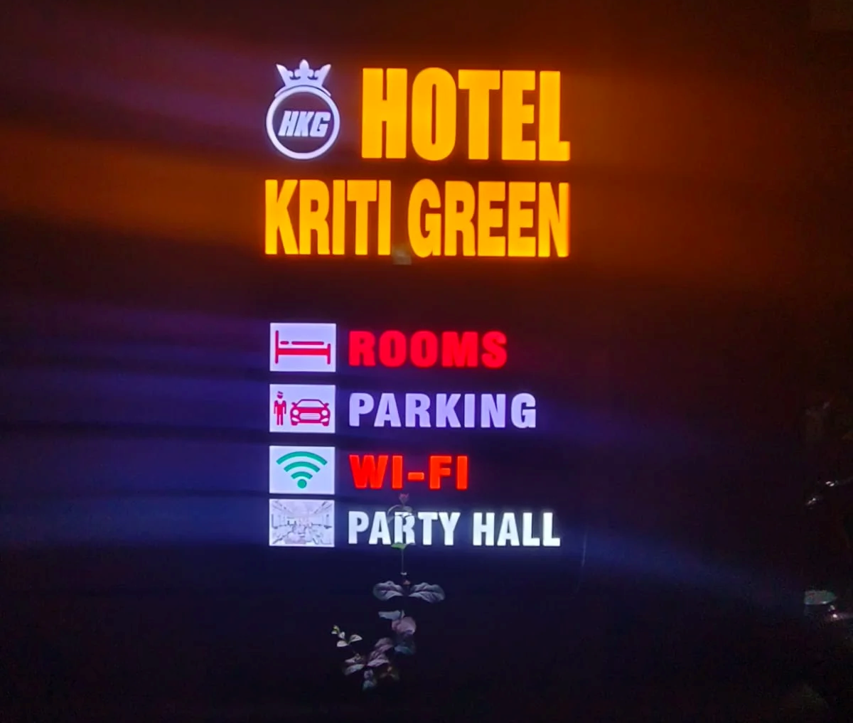 Hotel Kriti Green Varanasi 87697 56100