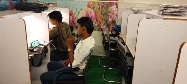 THE READING LIBRARY DARBHANGA 8051610988