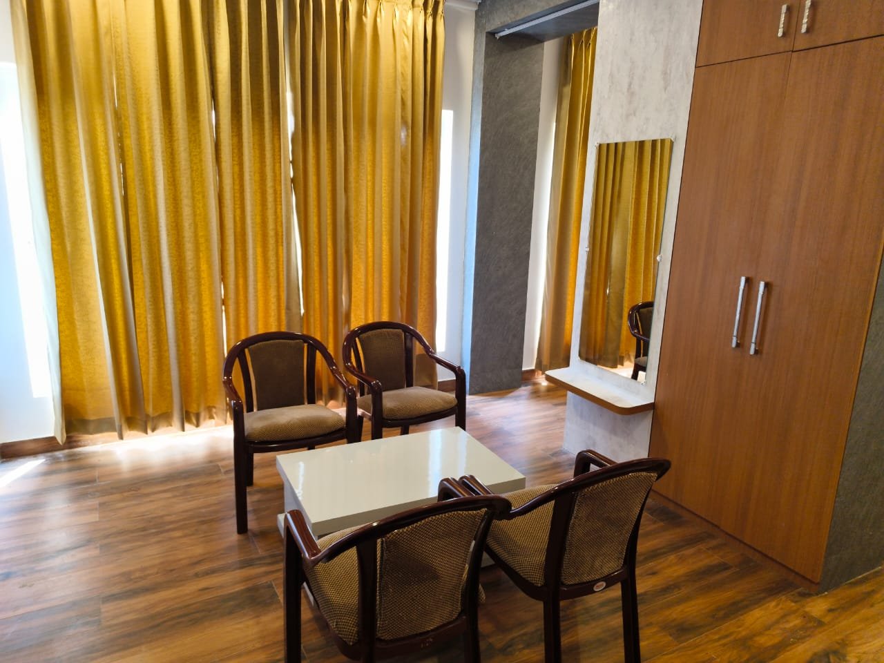 Best Banquet hall in kathal more Ranchi 8863092500 HOTEL LIVANA