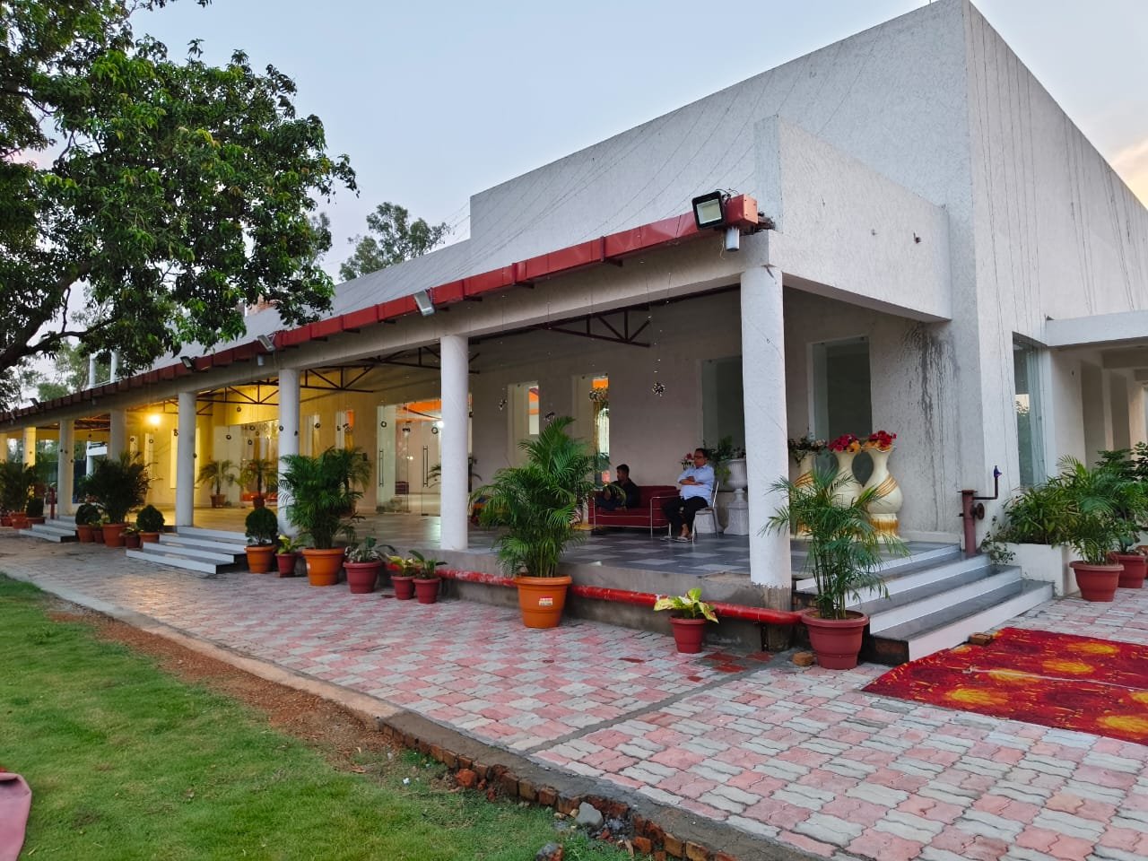 Best Party lawn in Ratu Ranchi 9798898011 Merilaxmi Banquet and Resort