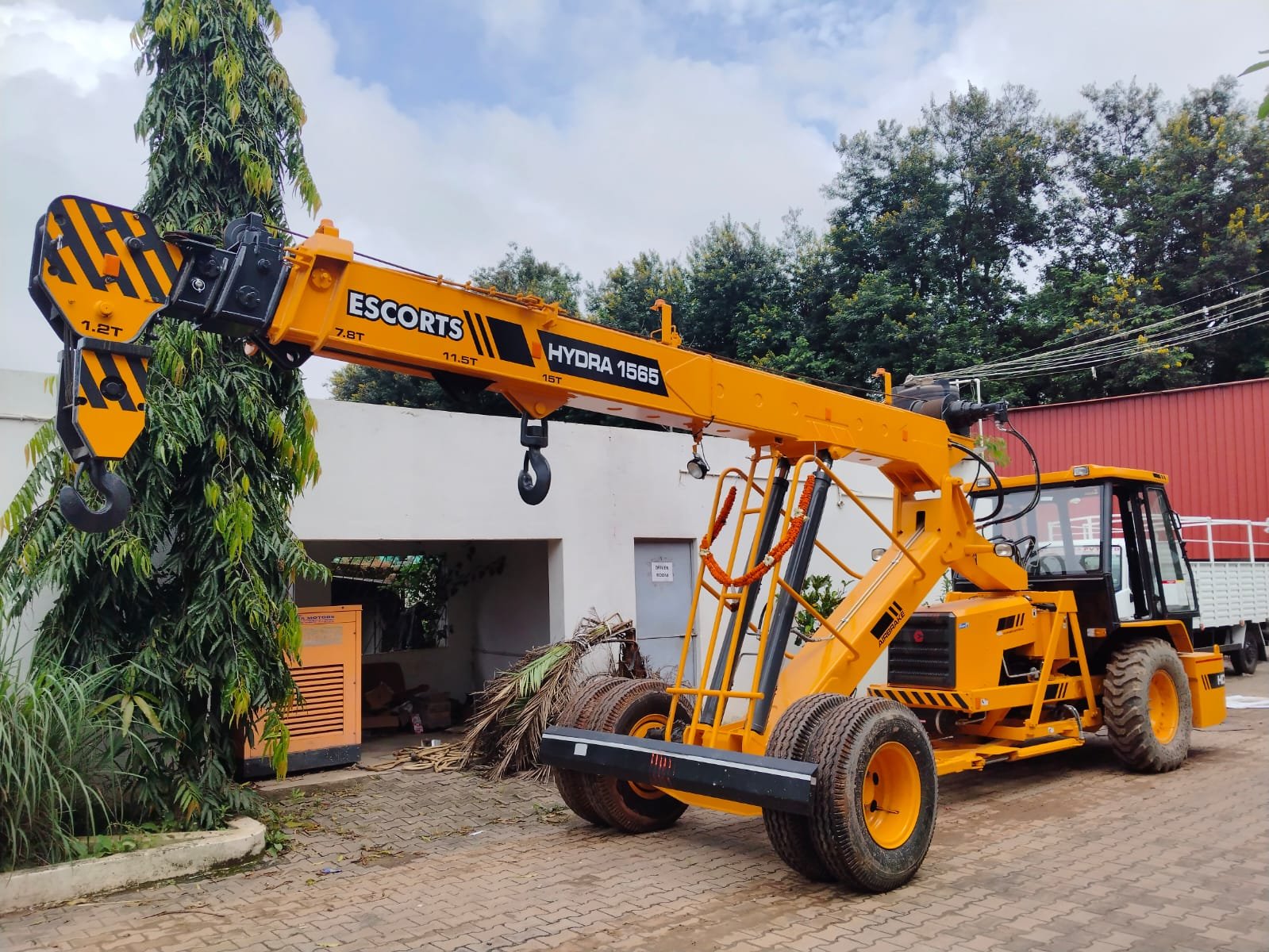 Best Crane Service in itki in Ranchi 7903429384 Aditya Crane Service