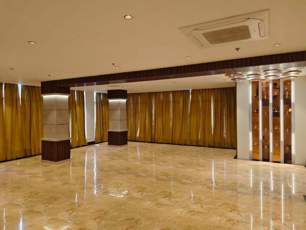 Best Banquet hall in kathal more Ranchi 8863092500 HOTEL LIVANA